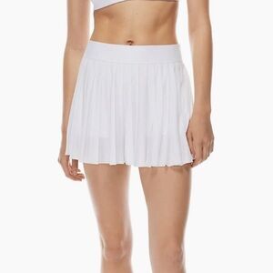 Aritzia TNA - Worn twice - TnAction TnaMove White Tennis Micro Skirt Mini Skirt